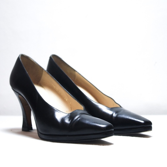 Vintage Black leather pump - Picture 2 of 3